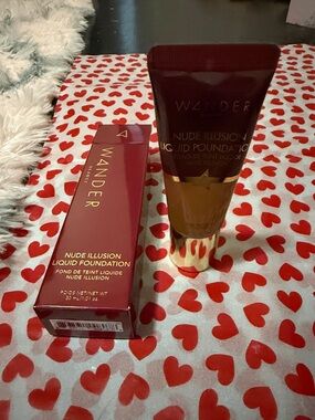 Wander Nude Illusion Liquid Foundation - Burgundy & Gold